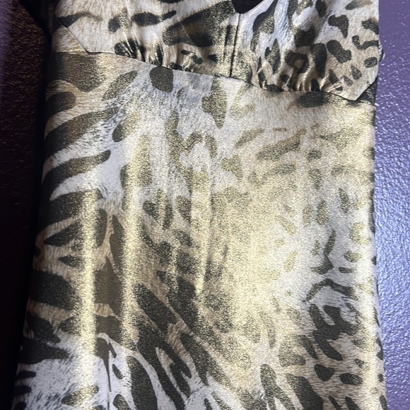 XS Guess Gold Metallic Shimmer Leopard-Print Keyhole Back Mini Dress - Picture 2 of 6